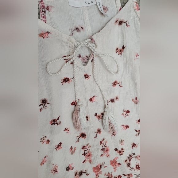 Cream & Red Floral Halter Top – Chic Sleeveless Blouse | Summer Party, Resort - Picture 2 of 5